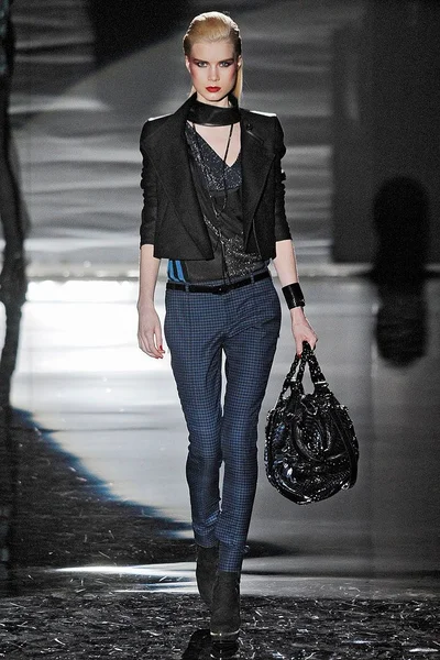 Look 15